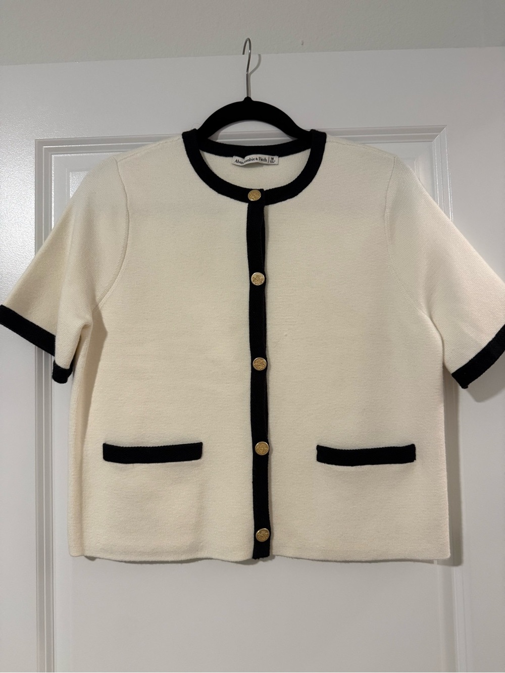Abercrombie & Fitch Cream Short-Sleeve Cardigan with Black Trim - Picture 2 of 4